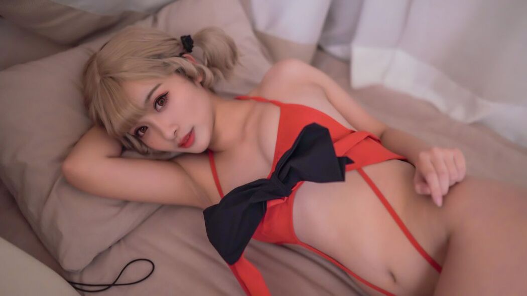 Coser@洛璃LoLiSAMA – 礼物第二弹 (37P)