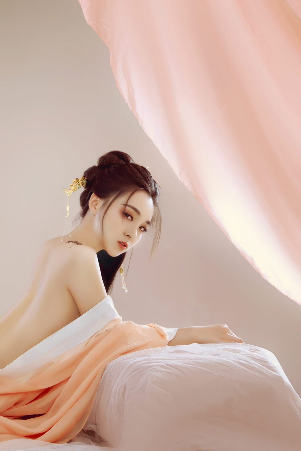 YiTuYu艺图语 Vol.830 Qian Bao