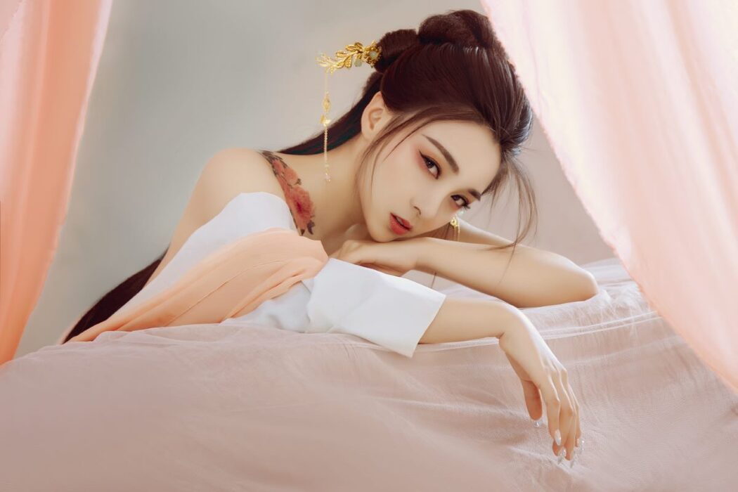 YiTuYu艺图语 Vol.830 Qian Bao