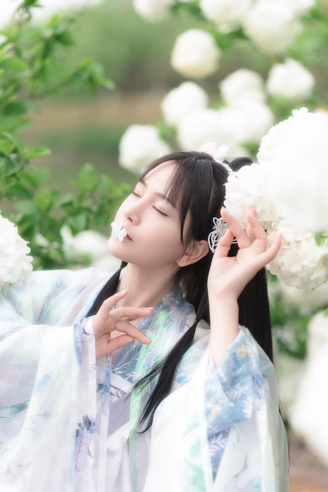 YiTuYu艺图语 Vol.883 Aki akiyama