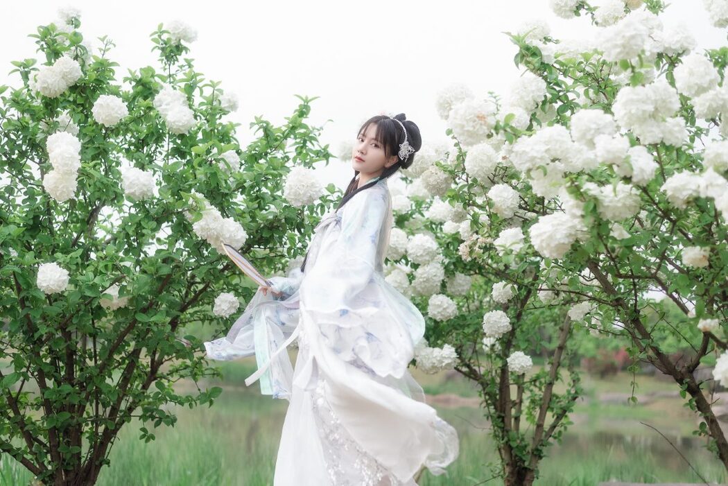 YiTuYu艺图语 Vol.883 Aki akiyama