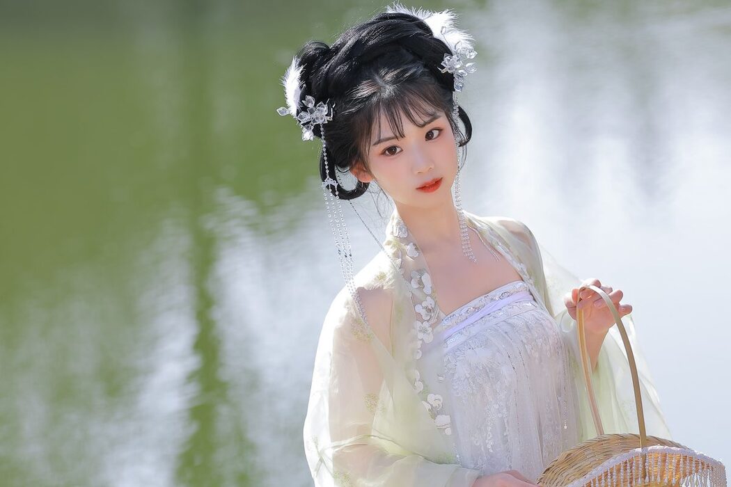 YiTuYu艺图语 Vol.6188 Zhou Zhou AY