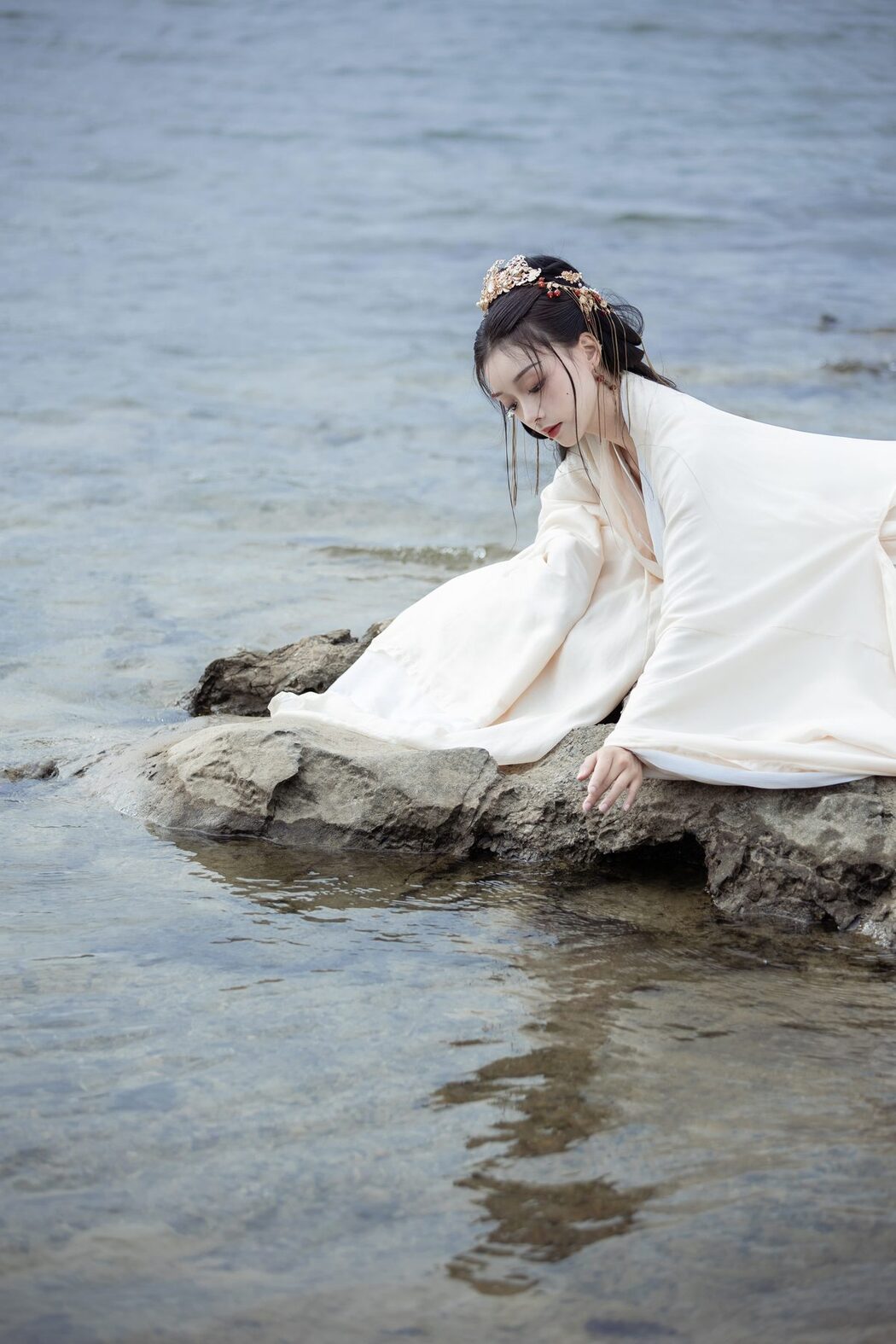 YiTuYu艺图语 Vol.6137 Qiqi