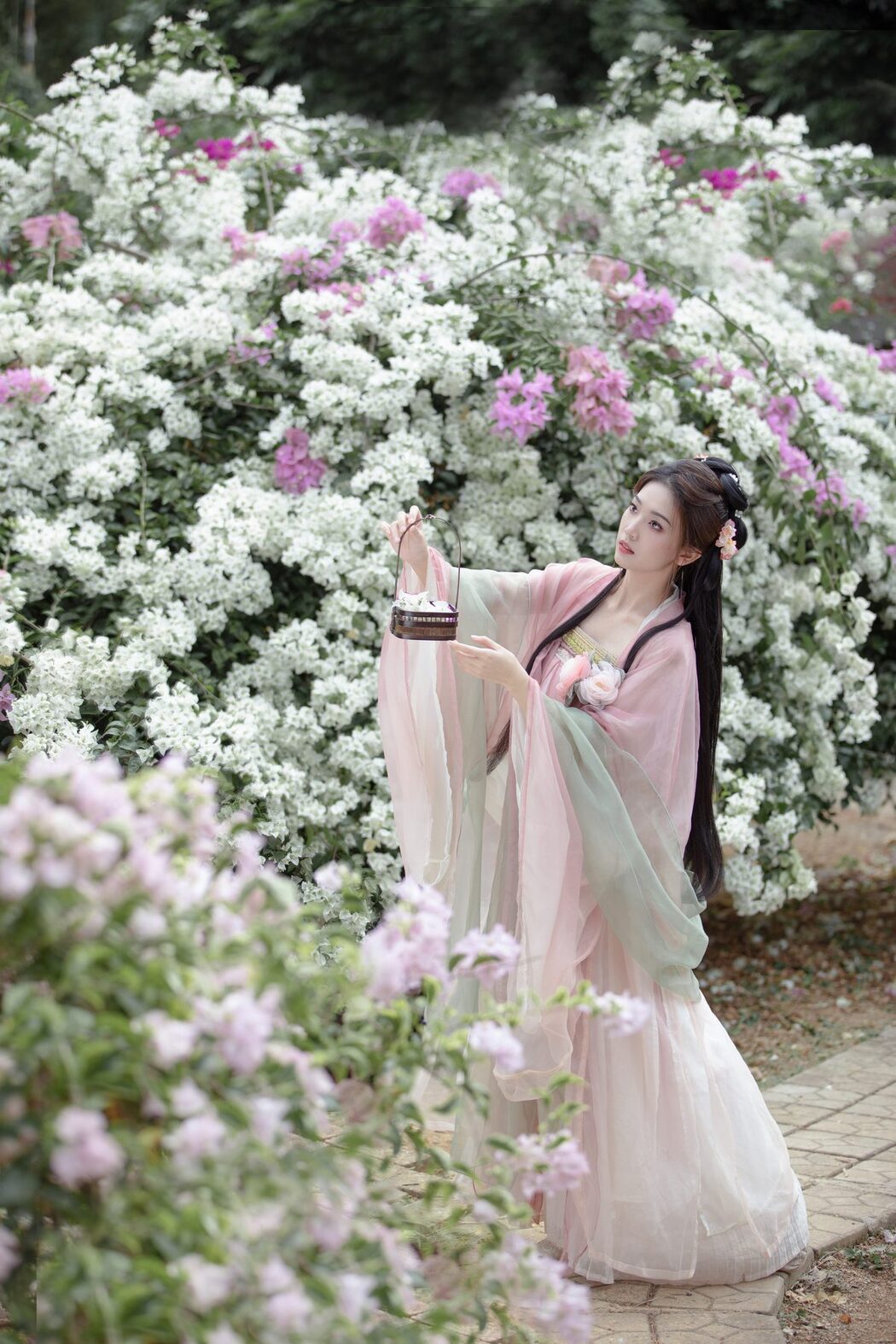 YiTuYu艺图语 Vol.6164 Zhi Zhi Qi