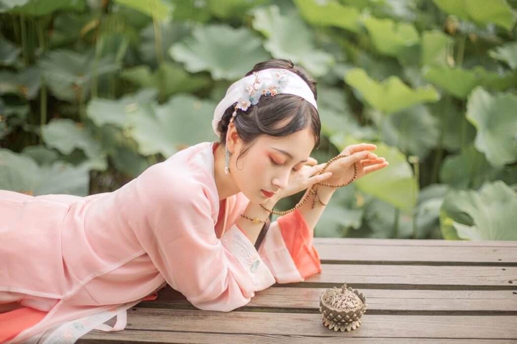 YiTuYu艺图语 Vol.950 Wu Yue De San Hua Mao