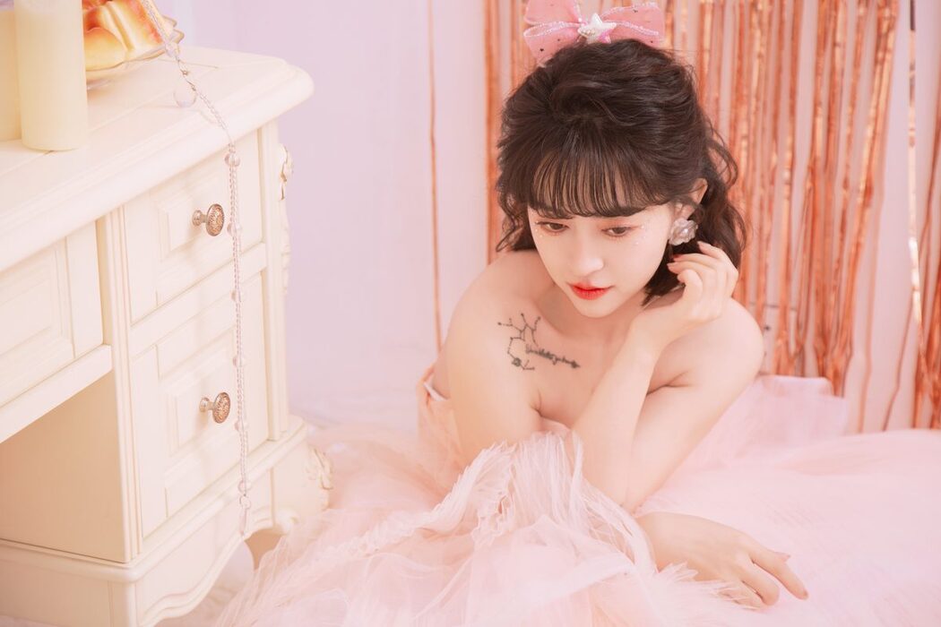 YiTuYu艺图语 Vol.6173 Yi Xuan