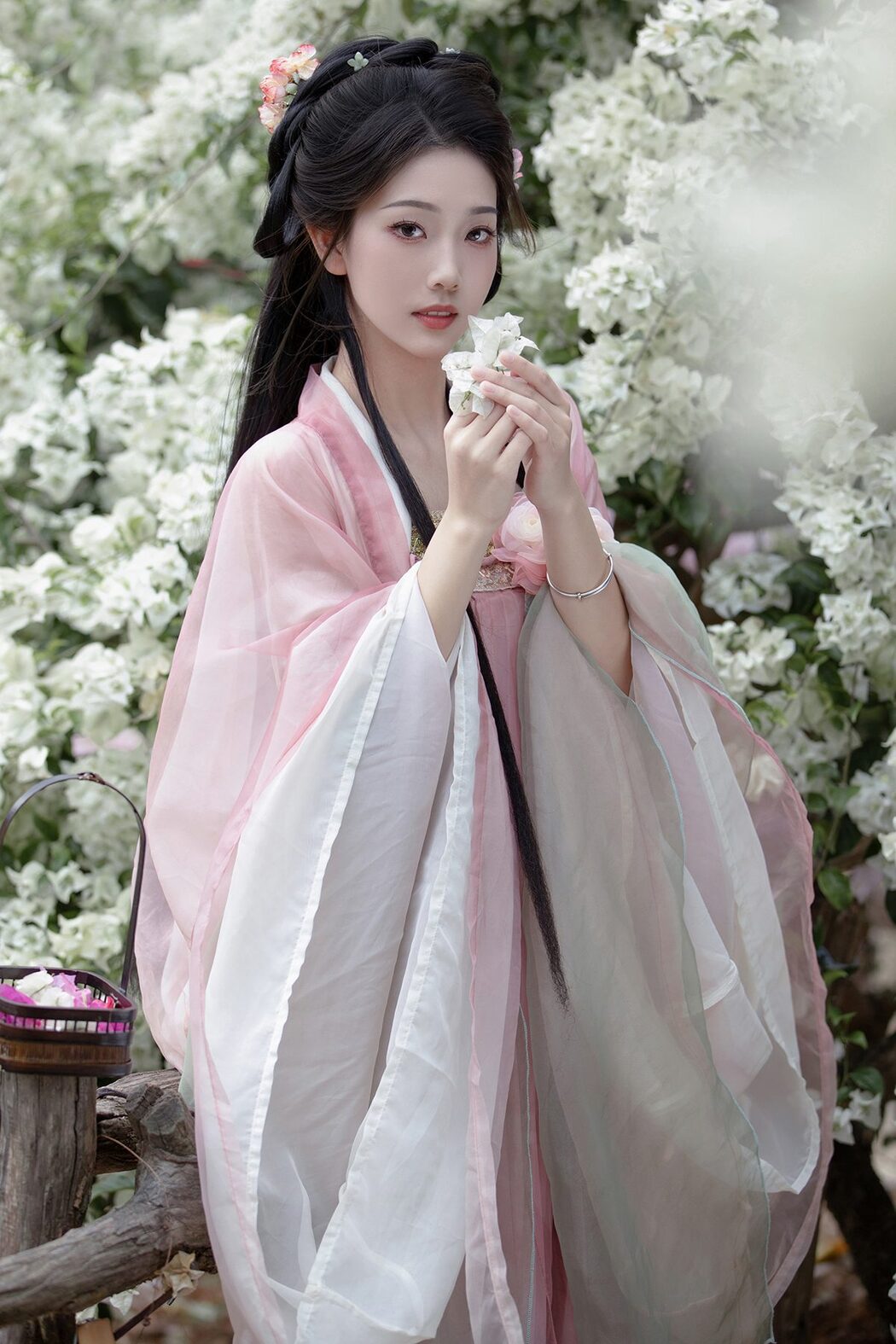YiTuYu艺图语 Vol.6164 Zhi Zhi Qi Cover Photo