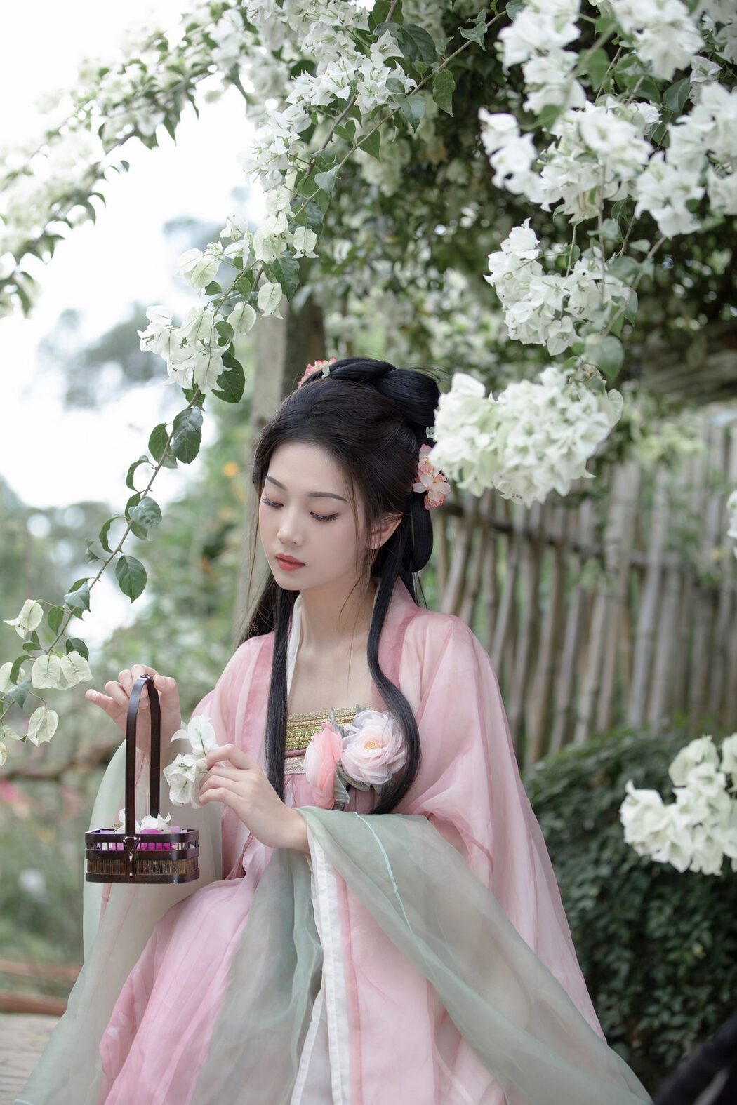 YiTuYu艺图语 Vol.6164 Zhi Zhi Qi