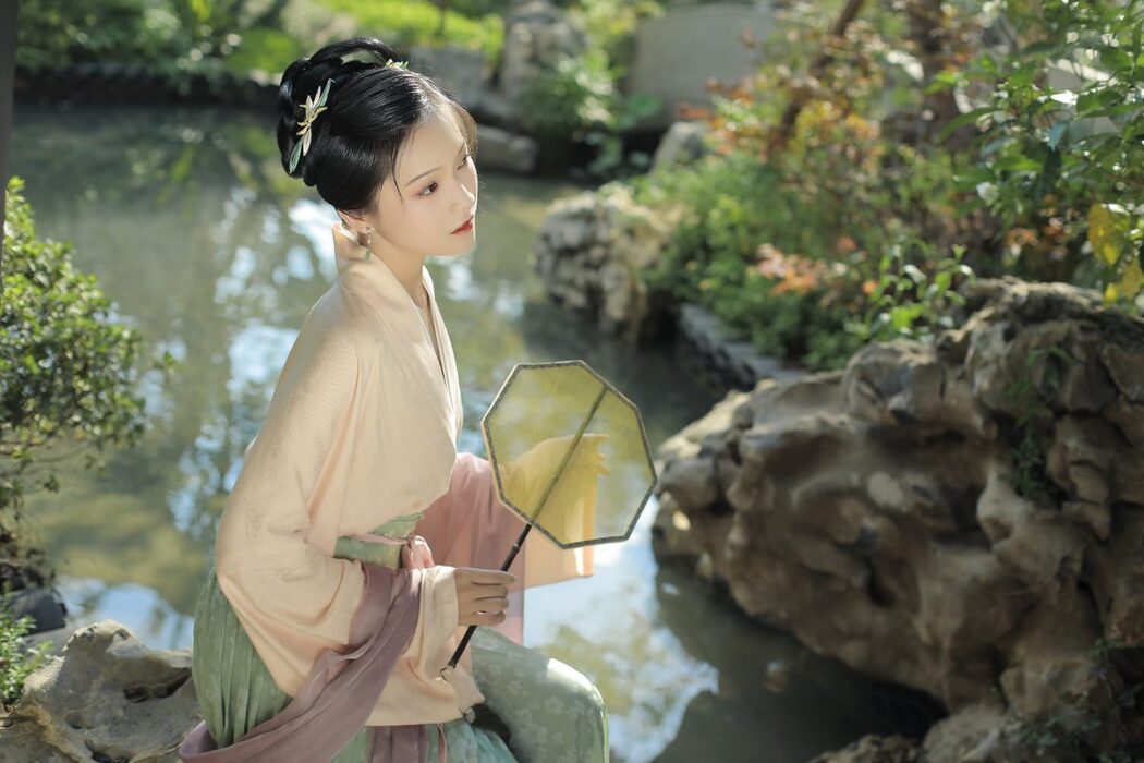 YiTuYu艺图语 Vol.974 Guan Guan