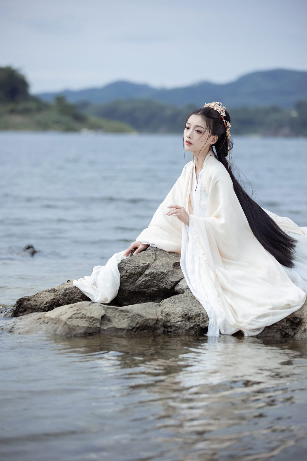 YiTuYu艺图语 Vol.6137 Qiqi