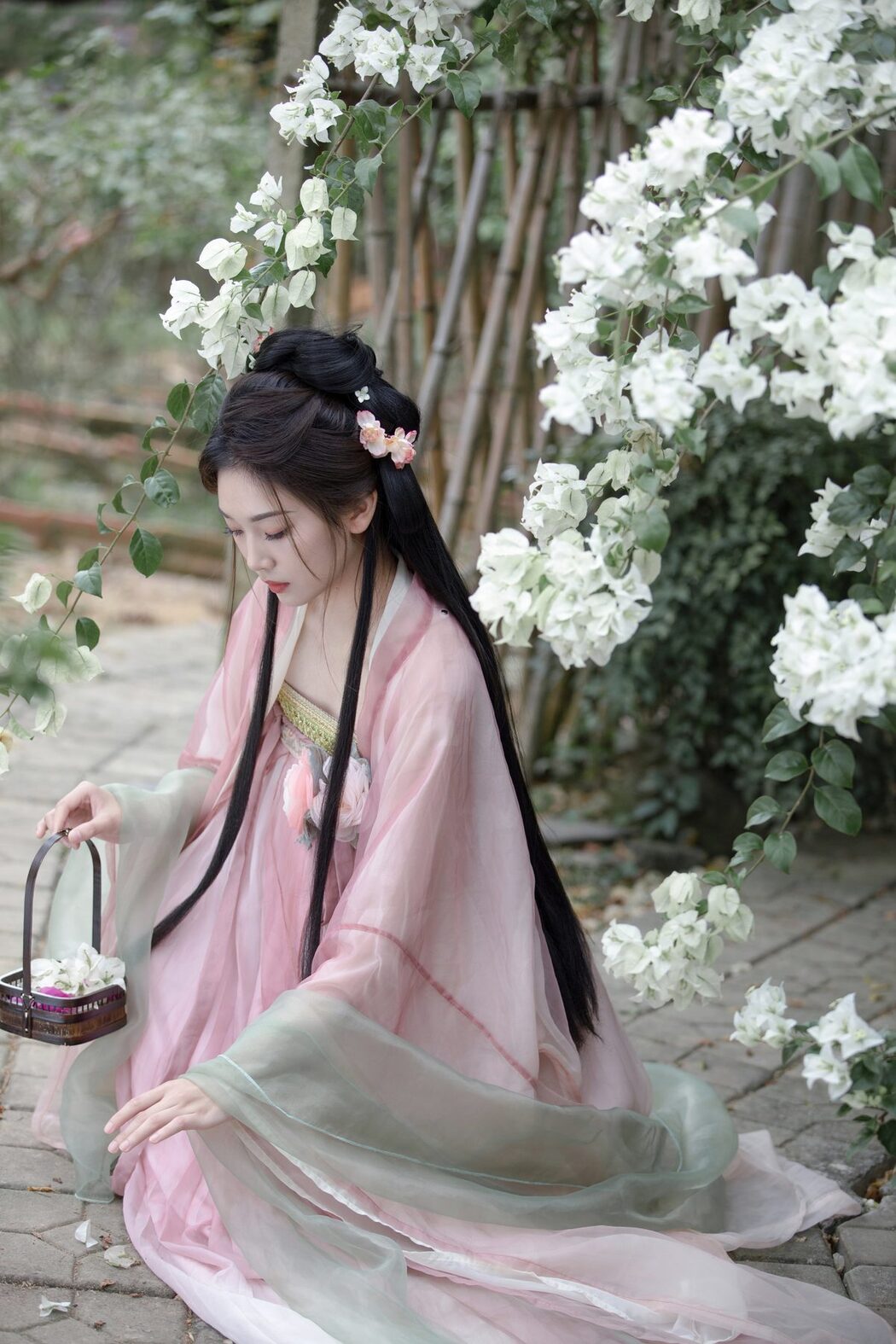 YiTuYu艺图语 Vol.6164 Zhi Zhi Qi