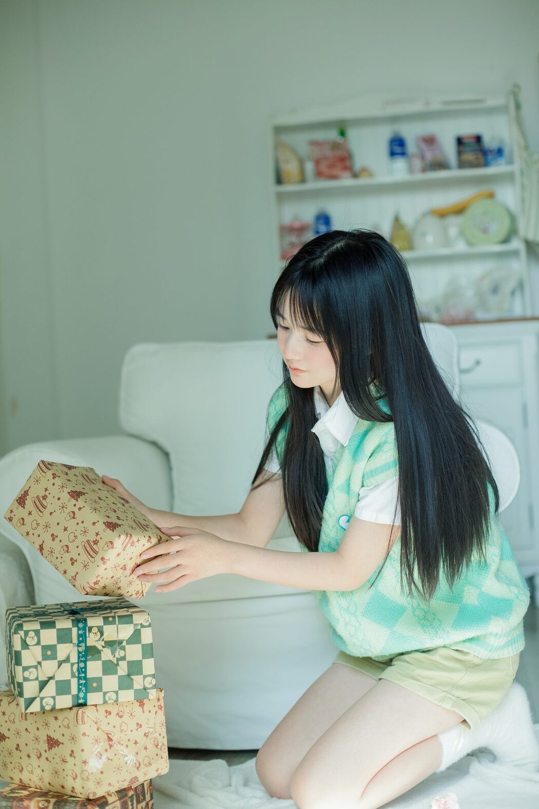 YiTuYu艺图语 Vol.6151 Xiao Yi Mei Mei Cute
