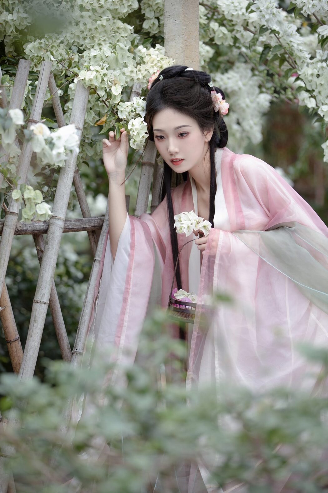 YiTuYu艺图语 Vol.6164 Zhi Zhi Qi