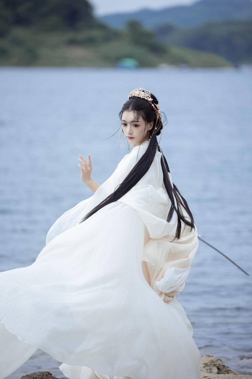 YiTuYu艺图语 Vol.6137 Qiqi