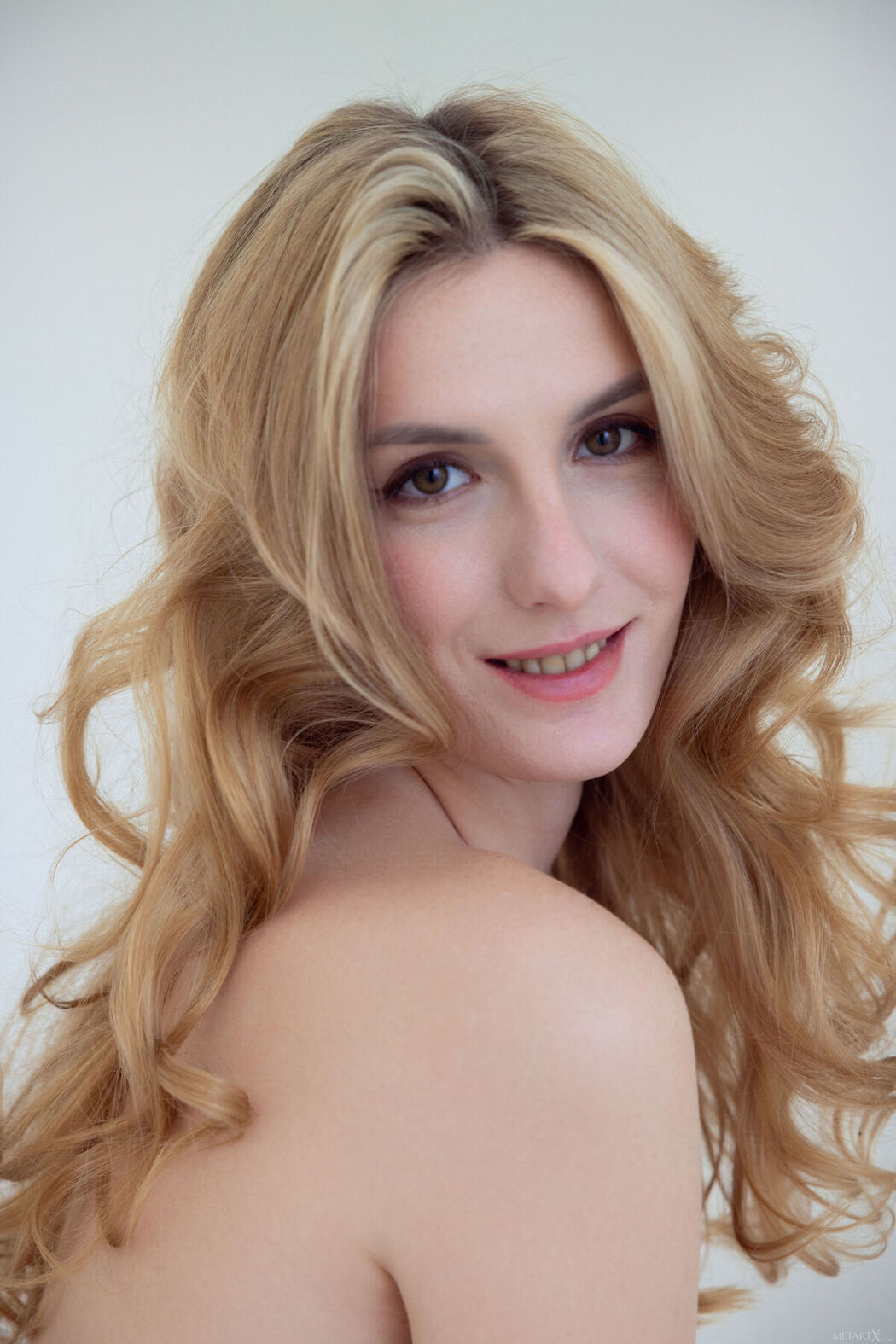 MetArtX Lillie Pie – Sneaking On Me (83P)