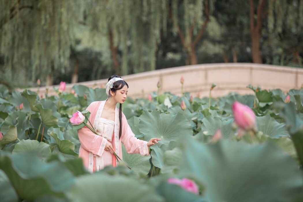 YiTuYu艺图语 Vol.950 Wu Yue De San Hua Mao