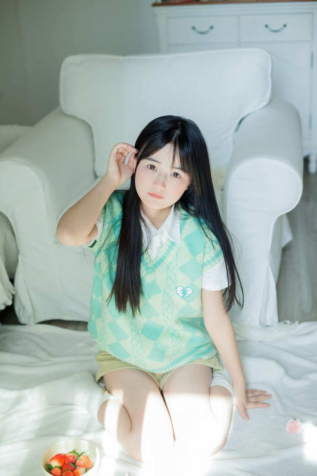 YiTuYu艺图语 Vol.6151 Xiao Yi Mei Mei Cute