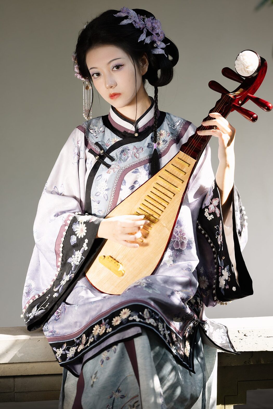 YiTuYu艺图语 Vol.6175 Fang Ci Yan Cover Photo