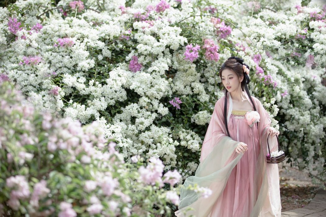 YiTuYu艺图语 Vol.6164 Zhi Zhi Qi