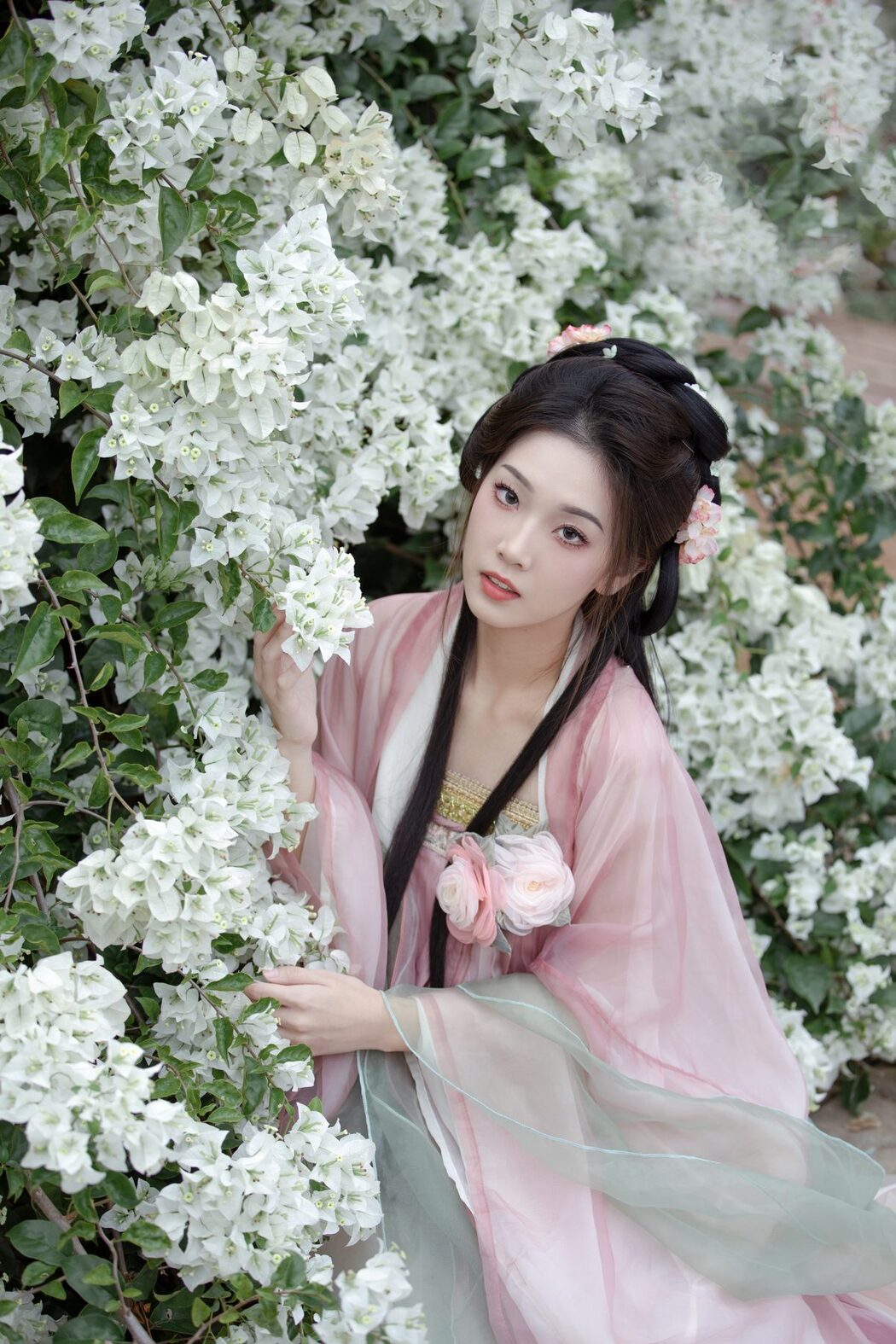YiTuYu艺图语 Vol.6164 Zhi Zhi Qi