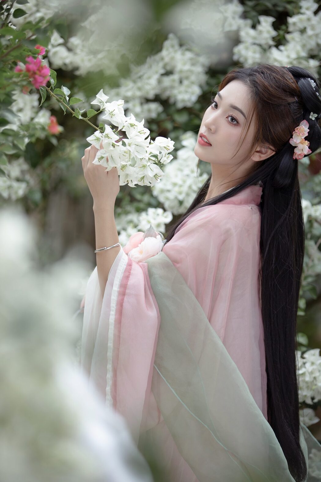 YiTuYu艺图语 Vol.6164 Zhi Zhi Qi