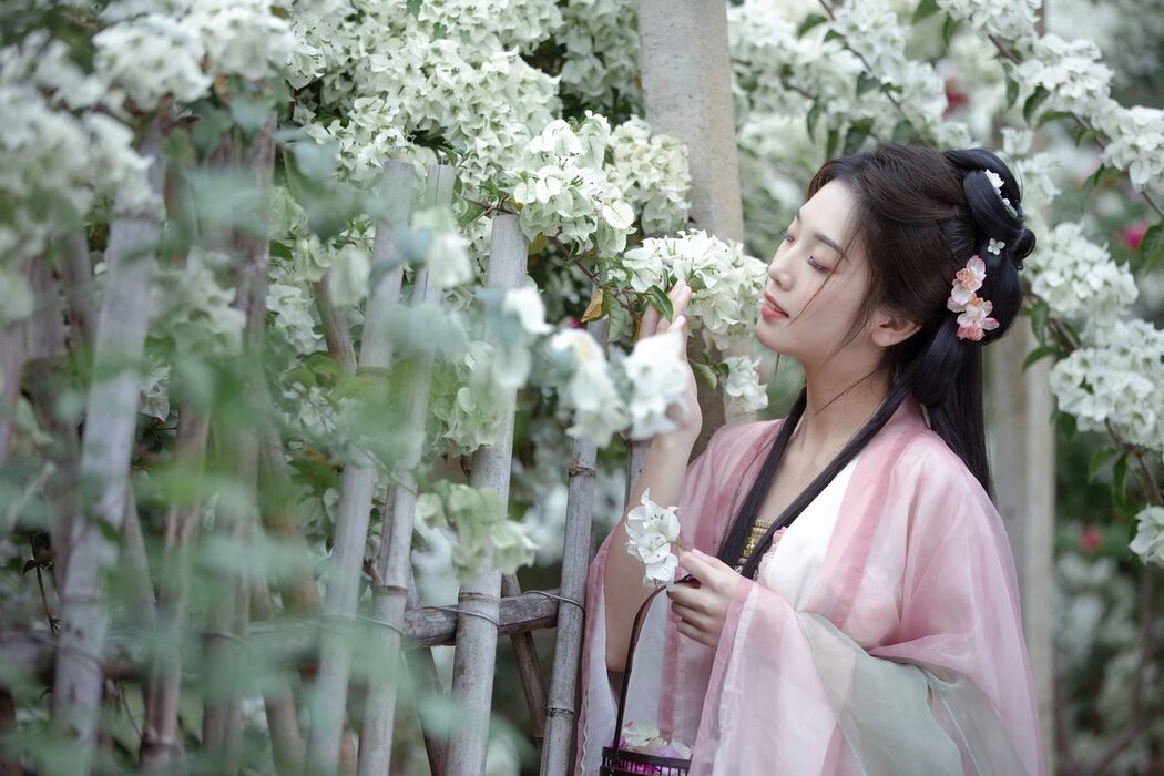 YiTuYu艺图语 Vol.6164 Zhi Zhi Qi