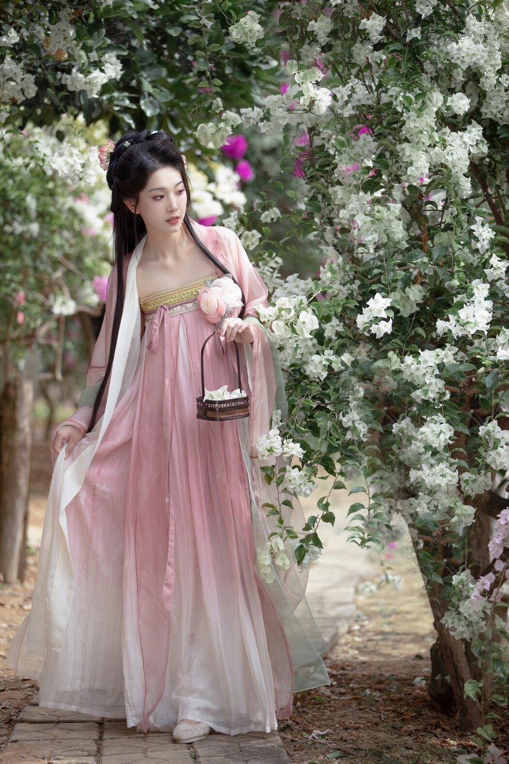 YiTuYu艺图语 Vol.6164 Zhi Zhi Qi