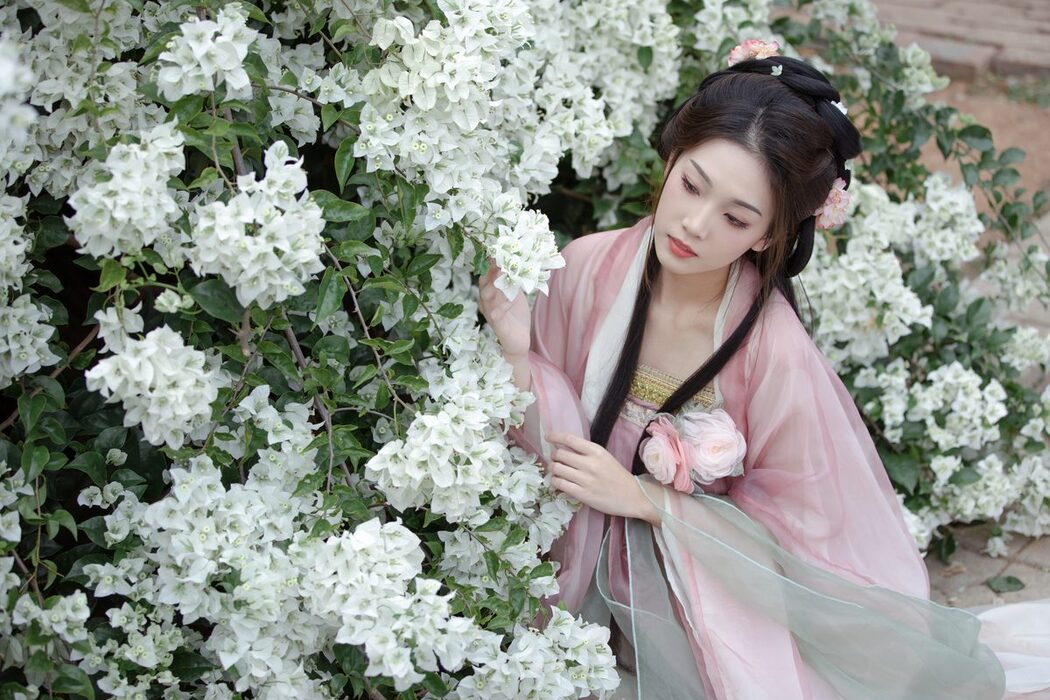 YiTuYu艺图语 Vol.6164 Zhi Zhi Qi