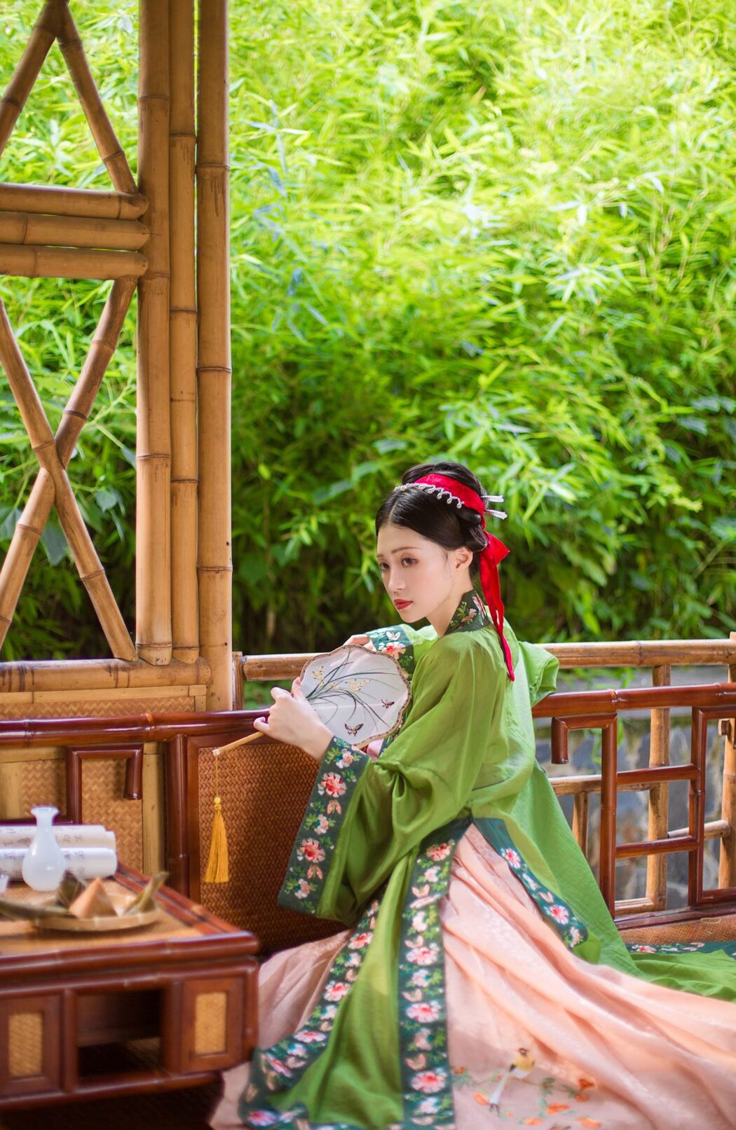 YiTuYu艺图语 Vol.987 Liu Liu Yang Liu Liu