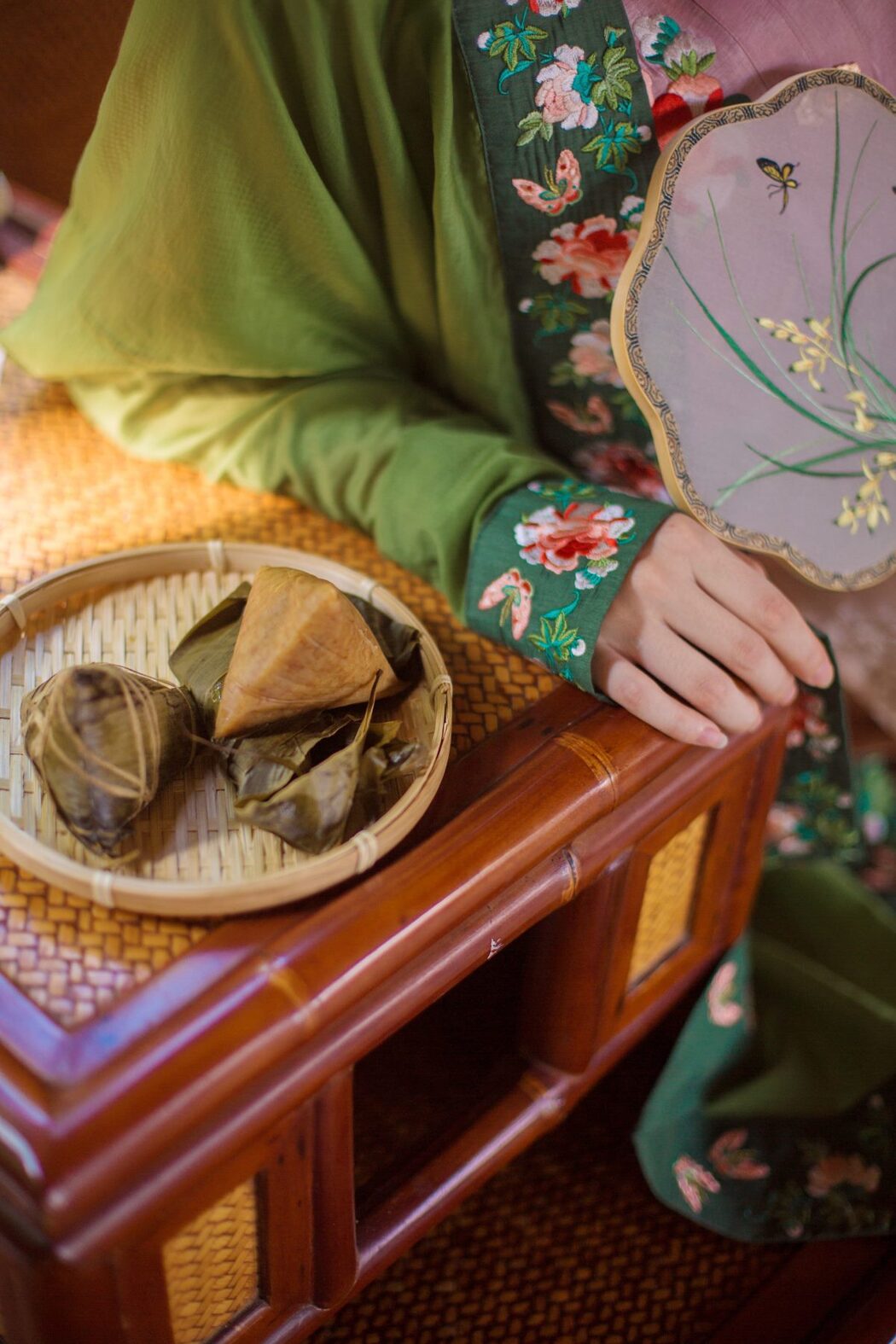 YiTuYu艺图语 Vol.987 Liu Liu Yang Liu Liu