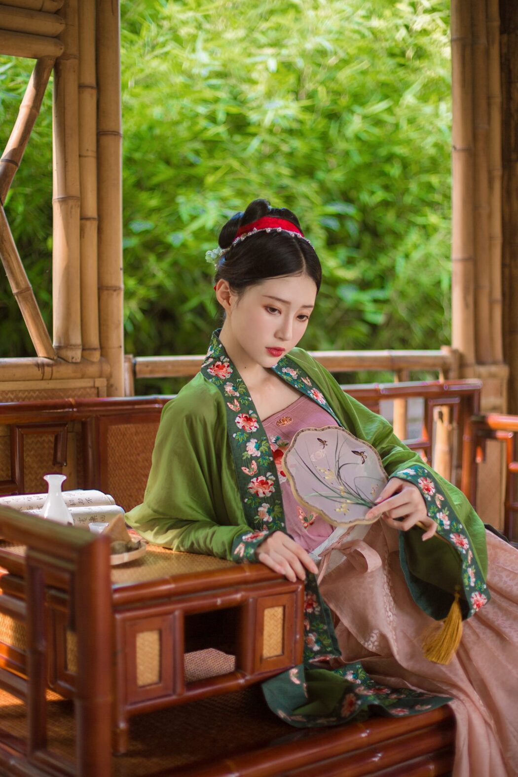 YiTuYu艺图语 Vol.987 Liu Liu Yang Liu Liu