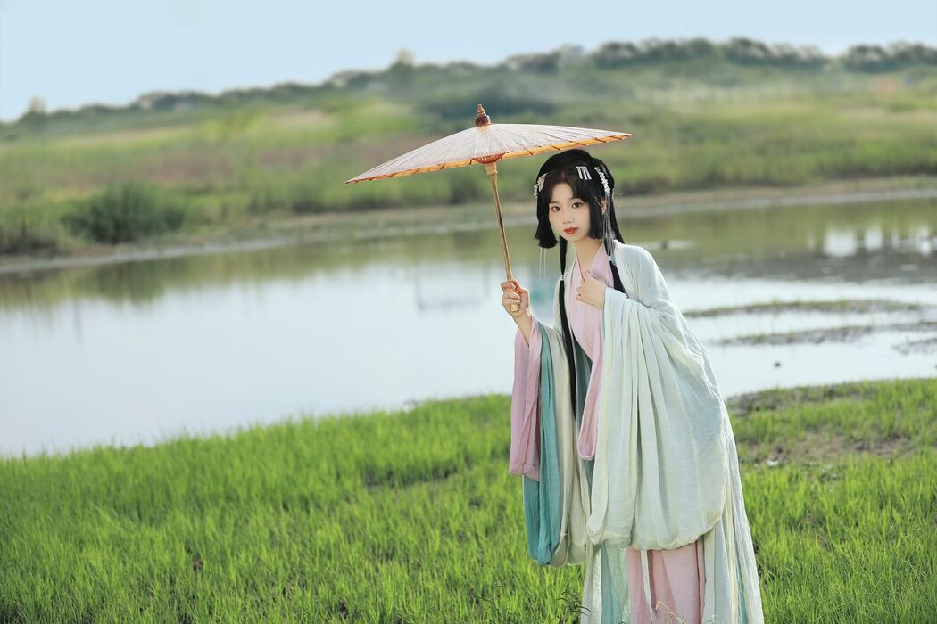 YiTuYu艺图语 Vol.6228 Zhou Zhou AY