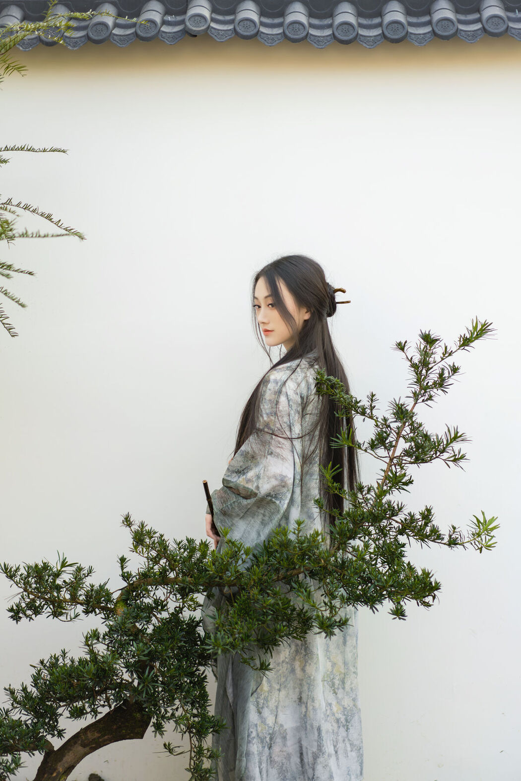 YiTuYu艺图语 Vol.6352 Dong Chu Liu