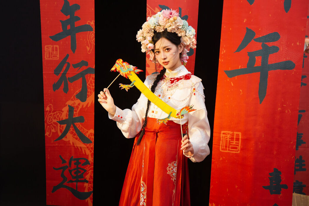 YiTuYu艺图语 Vol.6417 Yi Xuan
