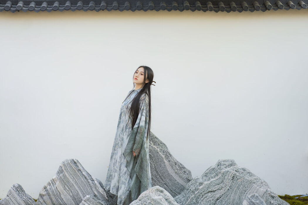 YiTuYu艺图语 Vol.6352 Dong Chu Liu
