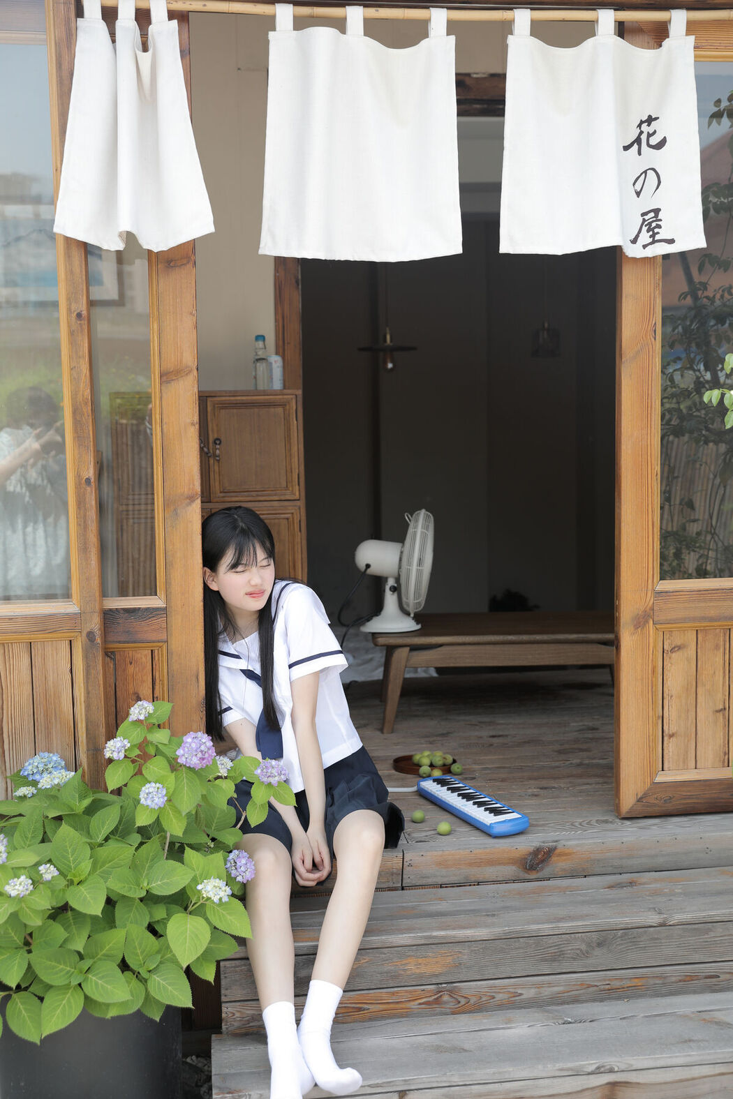 YiTuYu艺图语 Vol.6419 Qiu Yang Yi He