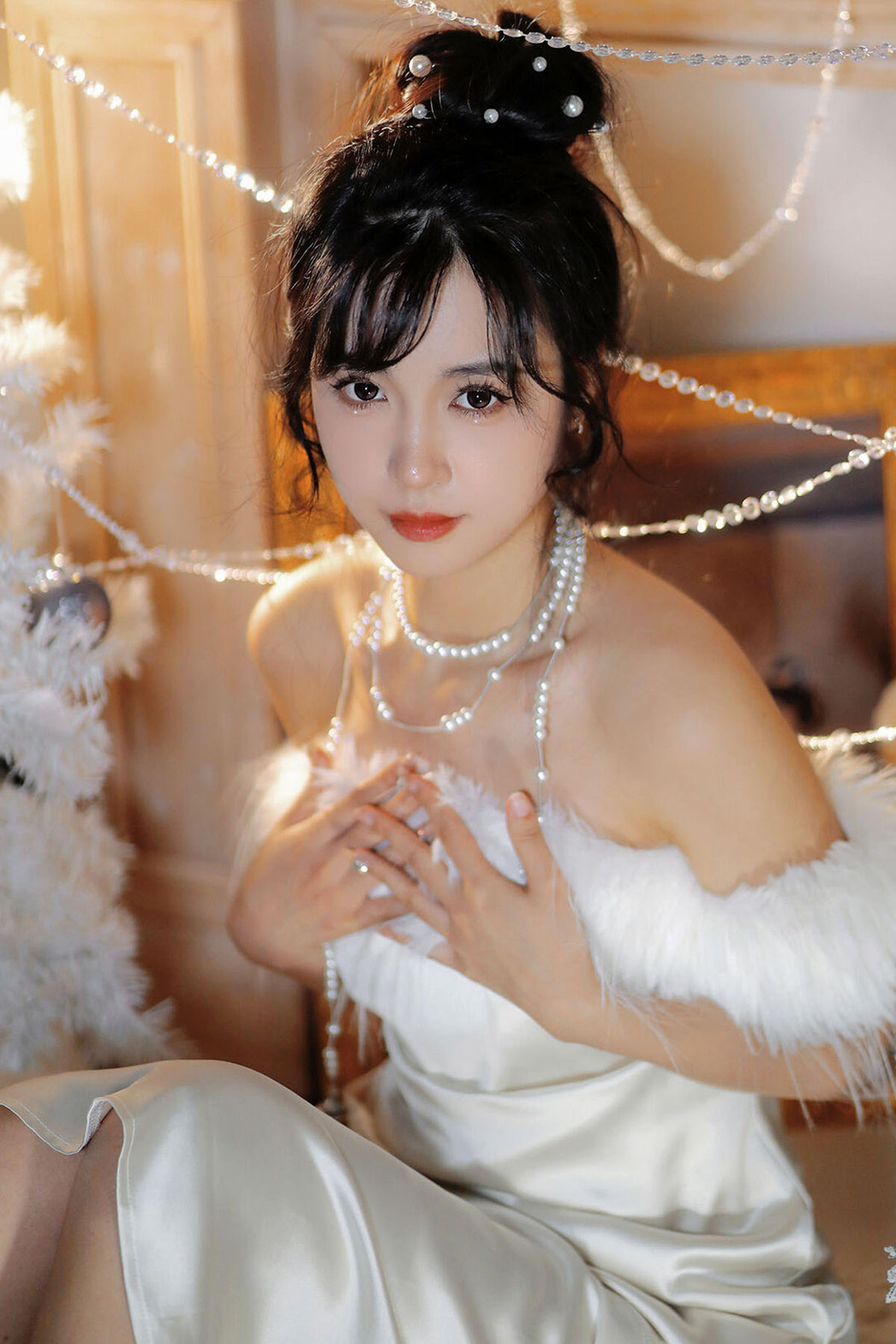 YiTuYu艺图语 Vol.6300 Jian Ying Tao Nai Cover Photo