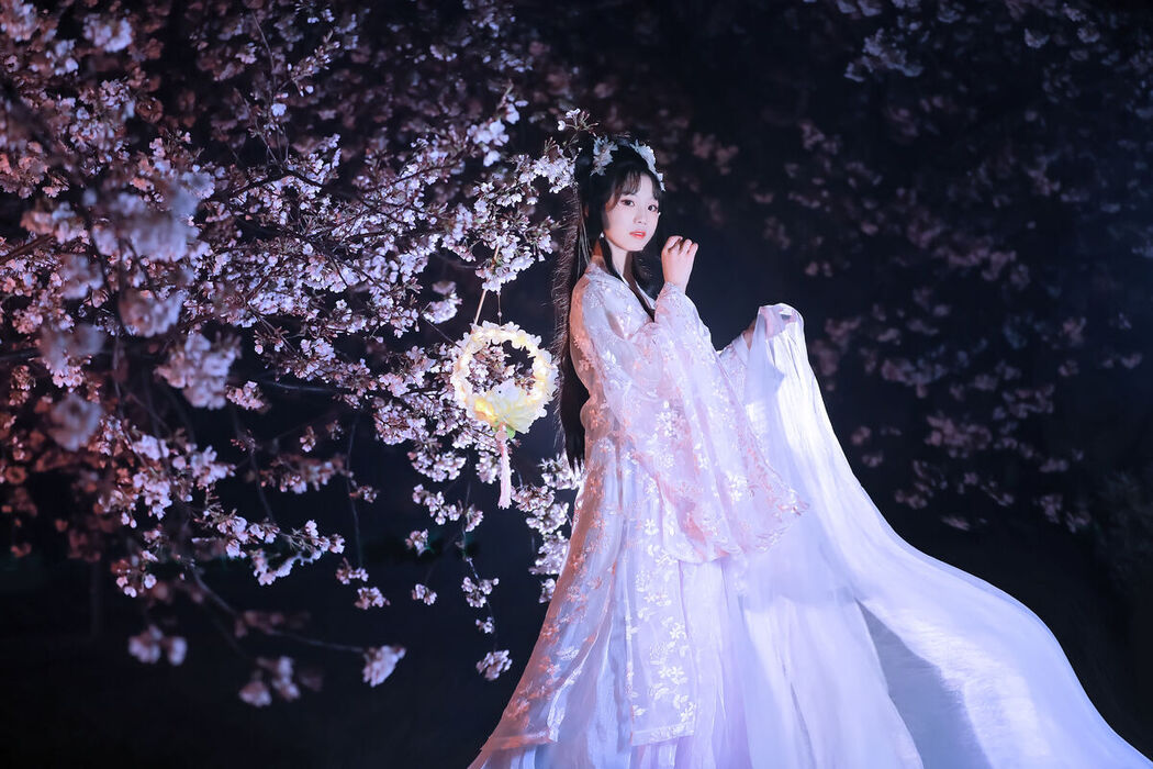 YiTuYu艺图语 Vol.6366 Zhou Zhou AY