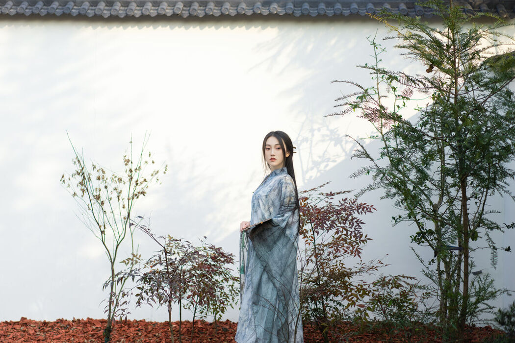 YiTuYu艺图语 Vol.6352 Dong Chu Liu