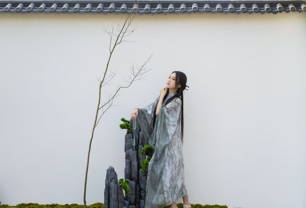 YiTuYu艺图语 Vol.6352 Dong Chu Liu