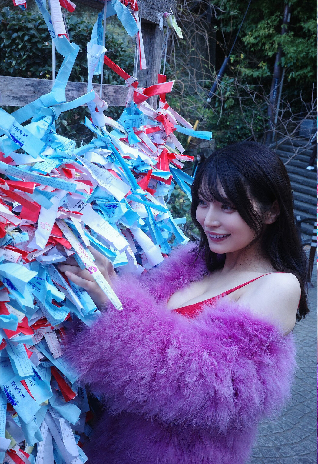 Sayaka Nitori 似鳥沙也加, 写真集 旬撮ガール Vol.2 早くも限界突破な美バスト