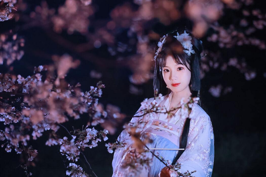 YiTuYu艺图语 Vol.6366 Zhou Zhou AY