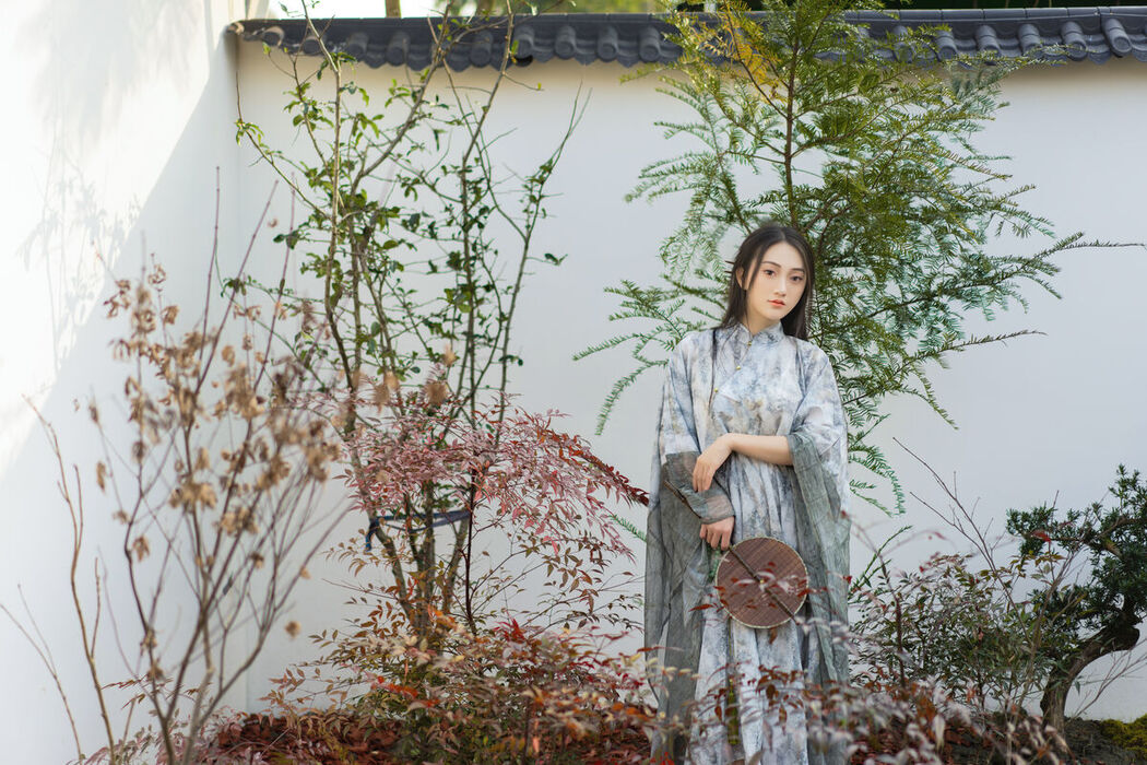 YiTuYu艺图语 Vol.6352 Dong Chu Liu