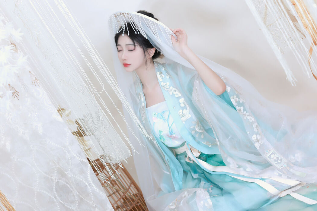 YiTuYu艺图语 Vol.6386 Qi Luo Sheng De Xiao Su Su