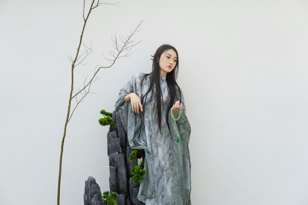 YiTuYu艺图语 Vol.6352 Dong Chu Liu