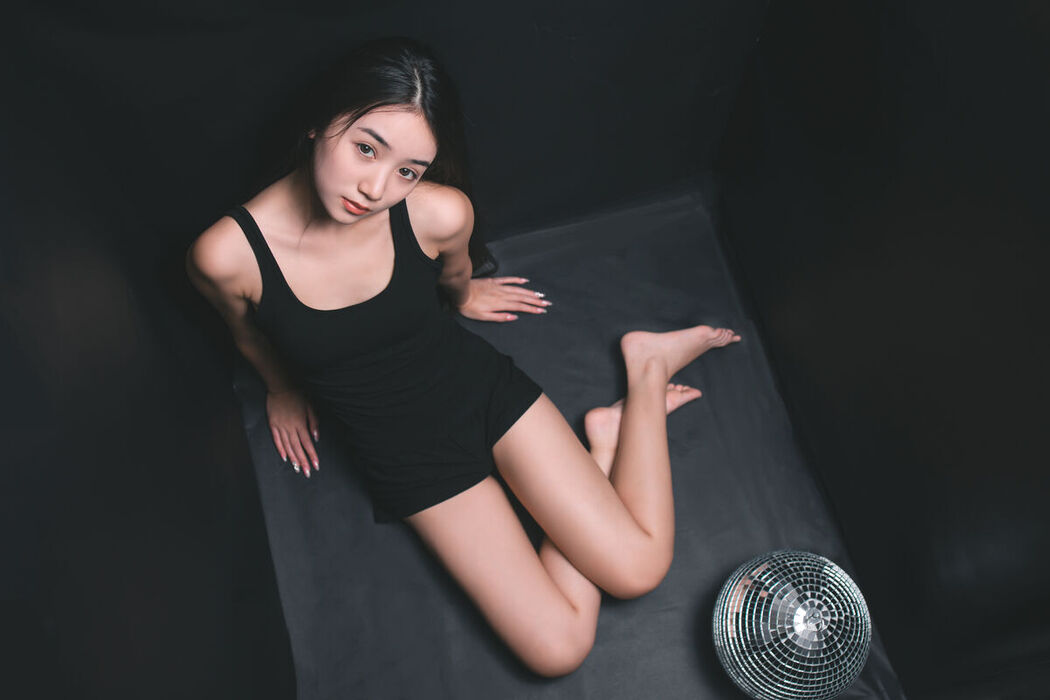 YiTuYu艺图语 Vol.6423 Yi Yu He Bao Dan