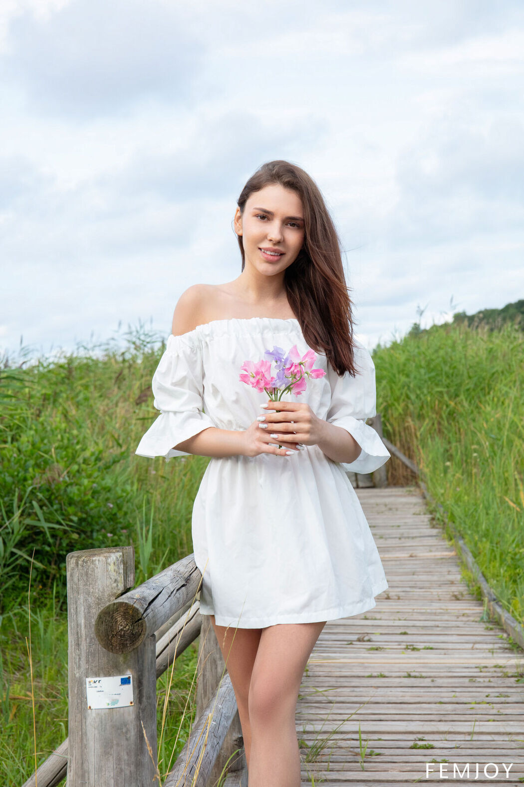 FemJoy Mira Si – Romantic Bridge (81P)