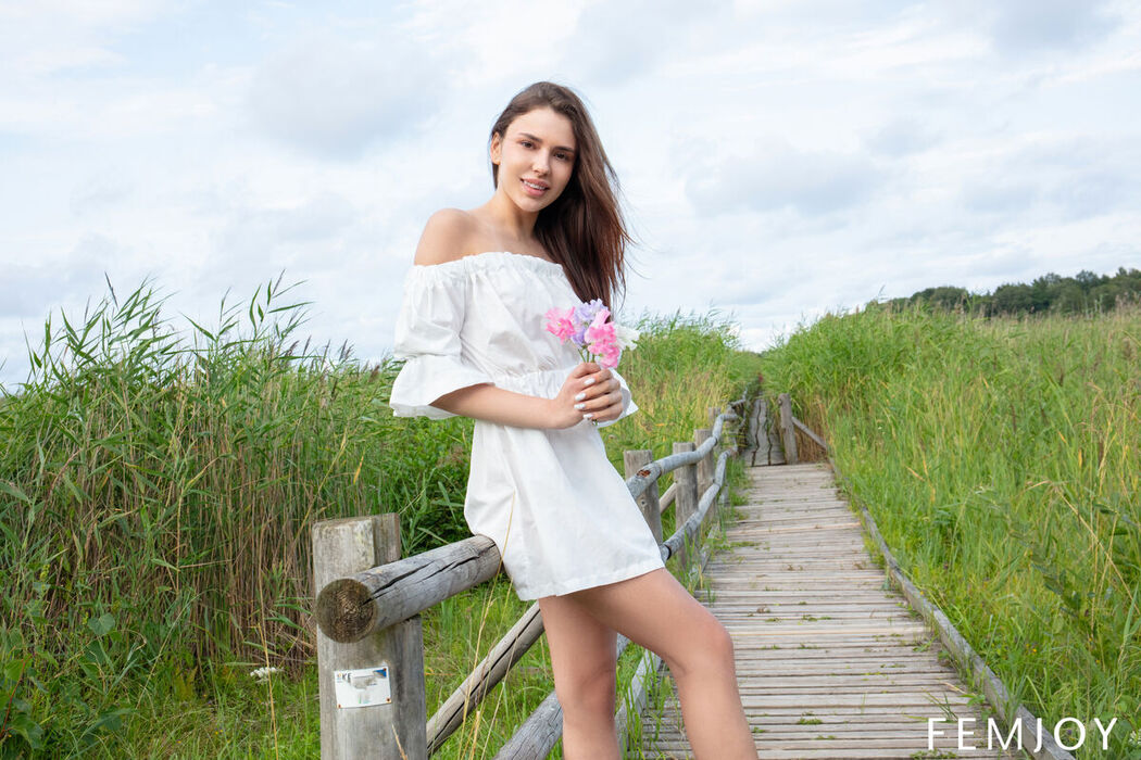 FemJoy Mira Si – Romantic Bridge (81P)