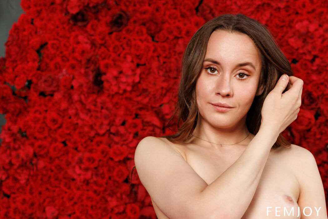 FemJoy Mary Greenwald – Red Roses (79P)