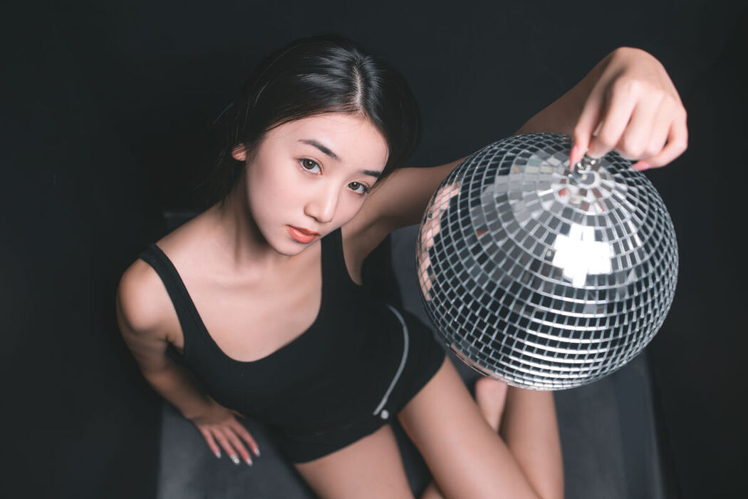 YiTuYu艺图语 Vol.6423 Yi Yu He Bao Dan